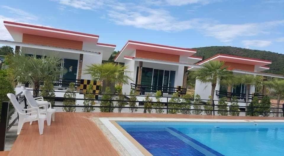 สุขสำราญรีสอร์ท หาดเจ้าหลาว จันทบุรี Praia de Chao Lao Exterior foto